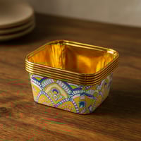 قالب ورقي مربع مزخرف ببطانة ذهبية 6 قطع