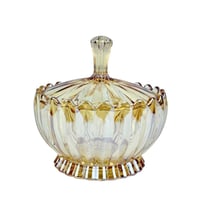 علبة تقديم زجاجية بغطاء – تصميم كلاسيكي مموج