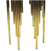 طاولة جانبية معدنية بتصميم فاخر ولمسة عصرية