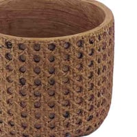 أصيص نبات بنقشة من الخوص البني