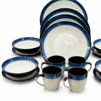 طقم سفرة بورسلان فاخر بتدرج أزرق – تصميم عصري أنيق...