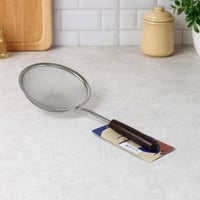 مصفاة زيت استيل بمقبض خشبي