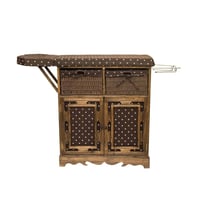 طاولة كي خشبية قابلة للطي مع رفوف تخزين