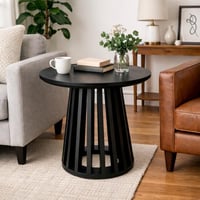 طاولة جانبية دائرية مودرن بقاعدة شرائح خشبية