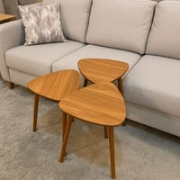 طقم طاولات خدمة ثلاثية بتصميم عصري وأسطح خشبية مثل...