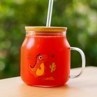 كوب زجاجي بغطاء خشبي