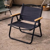 كرسي تخييم قابل للطي بمساند خشبية