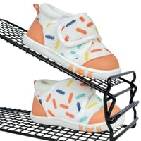 حذاء أطفال أبيض مع مقدمة برتقالية