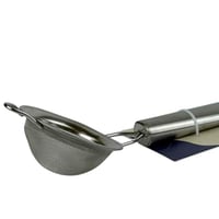 مصفاة ستانلس ستيل ناعمة بمقبض معدني