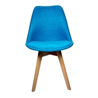 كرسي عصري مبطن باللون الأزرق السماوي