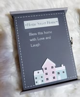 علاقة مفاتيح خشبية بشكل صندوق – لمسة جمالية وتنظيم...