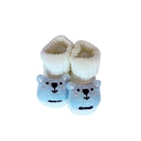 جوارب أطفال رضّع بشكل دب ناعم