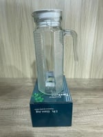 إبريق زجاجي أنيق