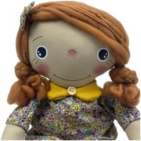 دمية قماشية ريترو بفستان مُزهر