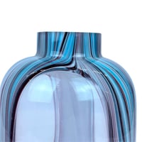 مزهرية زجاجية فاخرة بتصميم فني عصري