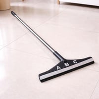 ممسحة سحب مياه للأرضيات بمقبض طويل عملي