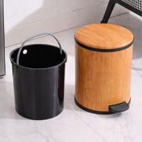 سلة مهملات بغطاء خشبي بدواسة مع دلو داخلي