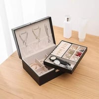 صندوق مجوهرات أنيق بطبقتين — تصميم محمول ومثالي لل...