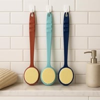 فرشاة استحمام بألوان متعددة ومقبض مريح