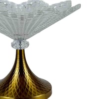 صحن تقديم كريستالي بقاعدة ذهبية فاخرة