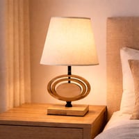 أباجورة طاولة بتصميم حلقي من الخشب الطبيعي