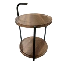 طاولة جانبية خشبية دائرية بطابقين – تصميم عصري وفا...