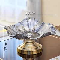 طبق تقديم معدني بقاعدة ذهبية