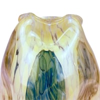 مزهرية زجاجية بتصميم انيق - لمسة فنية عصرية لديكور...