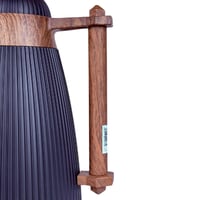 دلة ضيافة فاخرة بتصميم خشبي عصري