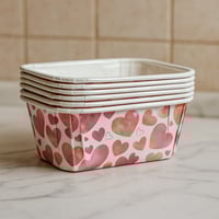 صواني ورقية مستطيلة مزينة بقلوب