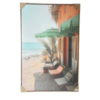 لوحة جدارية بمشهد شاطئي هادئ