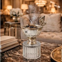 مبخرة كريستال مع يد زخرفية وقاعدة فاخرة