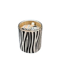 شمعة فاخرة بغطاء زجاجي بتصميم جلد الحمار الوحشي