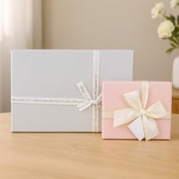 صندوق هدايا فاخر بفيونكة ساتان – لون وردي وفضي