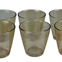 طقم إبريق وكاسات زجاجية مخططة