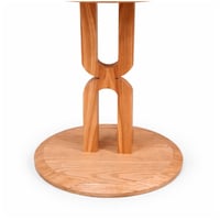 طاولة جانبية دائرية خشبية مودرن بلون طبيعي