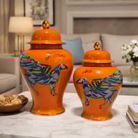 طقم فازات سيراميك بنقشة الحصان بتفاصيل فنية ذهبية