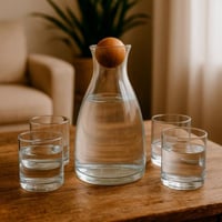 طقم تقديم مشروبات زجاجي مع إبريق و 4 كاسات