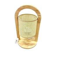 مصباح طاولة خشبي بتصميم طبيعي مع غطاء منسوج