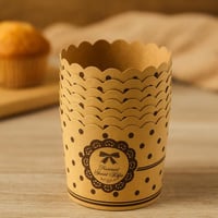 أكواب كرتونية للكب كيك بنقشة منقطّة