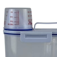 حافظة بلاستيكية محكمة بغطاء قياس