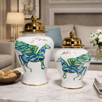 طقم فازات سيراميك بنقشة الحصان بتفاصيل فنية ذهبية