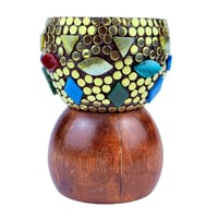 مبخرة تراثية مزخرفة بالأحجار الملونة