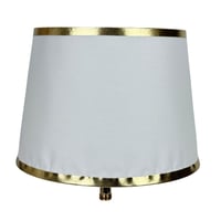 مصباح طاولة فاخر بقاعدة كريستالية وغطاء أبيض بحواف...