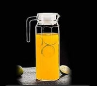 إبريق ماء زجاج