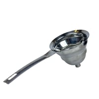 قمع ستانلس ستيل بمصفاة ومقبض طويل