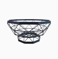 سلة فواكه معدنية