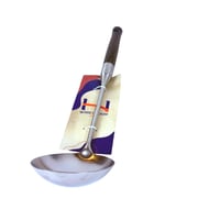 مغرفة شوربة بمقبض خشبي أنيق