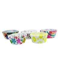 أكواب ورقية للكب كيك بتصاميم ملونة