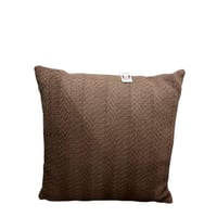 خدادية محاكة بنقشة بارزة لون بني دافي